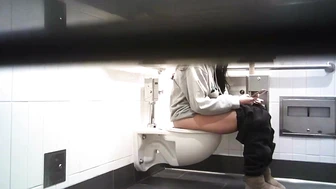 Hot Girls In Student Toilet 11