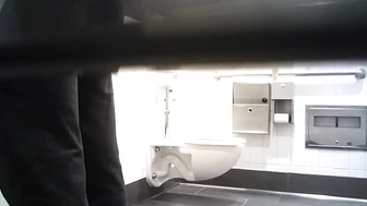 Hot Girls In Student Toilet 11