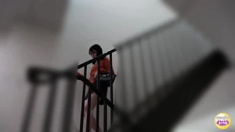 DLSL-658 01 Station toilet: High-speed peeing just before the last train