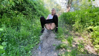 Claudia - Pissing Scene