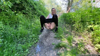 Claudia - Pissing Scene