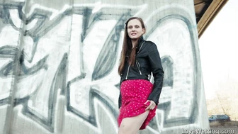 Riddy - Pissing Scene