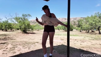 cosmickitti - ROAD TRIP PEE VLOG