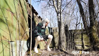 Outdoor And Desperate