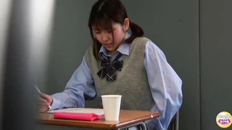 DLSL-657 05 Pleasure-filled holy water leaking woman. A special fetish for incontinence