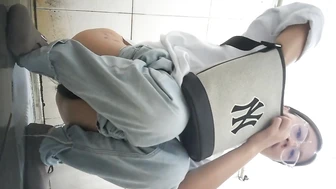 Classic Foreground Toilet Shoot "Beauty Hairless" 20V