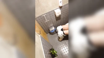 TW's top toilet shoot