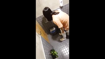 TW's top toilet shoot