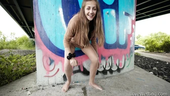 Lola Desire - Pissing Scene