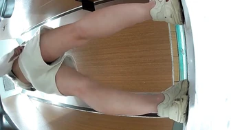 Back shot of the invincible angle of the pussy falling from the sky (2)