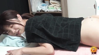 DLEE-652 04 Hair removal salon voyeur: shameful naked pissing during procedure