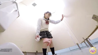DLSL-446 07 Schoolgirls toilet dash after the chime. Pissing and leaking circumstances. VOL. 3