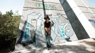 Acabella - Pissing Scene