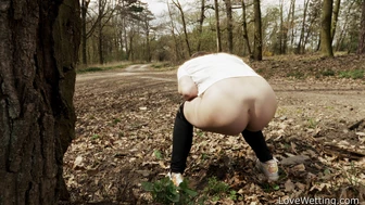 Naomi Bennet - Pissing Scene