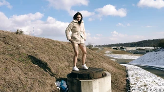 Alexa Throat - Pissing Scene