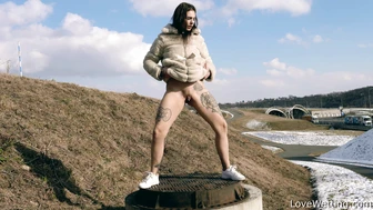 Alexa Throat - Pissing Scene