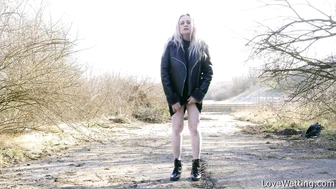 Andrea Quinn - Pissing Scene