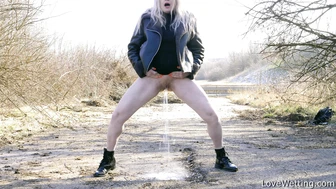 Andrea Quinn - Pissing Scene, LoveWetting, PissRIP