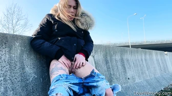 Claudia - Pissing Scene