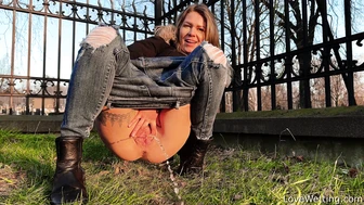 Claudia - Pissing Scene, LoveWetting, PissRIP