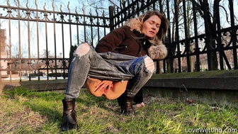 Claudia - Pissing Scene