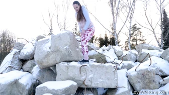 Valentina Ross - Pissing Scene