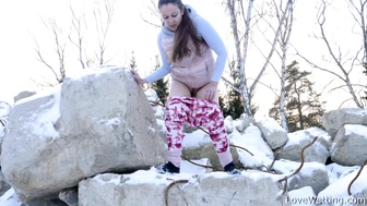 Valentina Ross - Pissing Scene