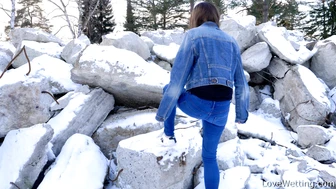 Lola Desire - Pissing Scene