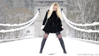 Izzy Delphine - Pissing Scene