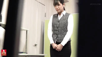 HJ-037 02 Urination rush! Office ladies ripping their pantyhoes in the urge to piss