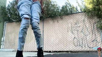 Xmochapuffx - Provocative Peeing in Public