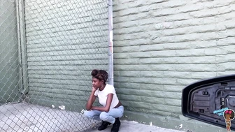 Xmochapuffx - Provocative Peeing in Public