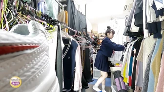 DLSL-642 01 The hard decisions of the female students who have been trapped! Unstoppable urination