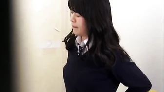 DLEE-821 02 Breaking the Limit: Peeing During Class