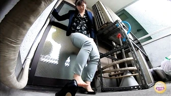 DLSL-386 05 Emergency Office Lady Urination Urinary Incontinence