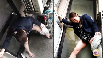 DLSL-386 05 Emergency Office Lady Urination Urinary Incontinence