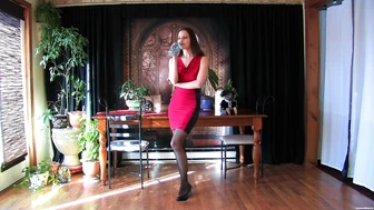 Cali's Desperate To Pee