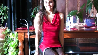 Cali's Desperate To Pee