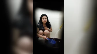 Public Voyeur Pissing Compilation 09