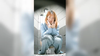 Chinese mall restroom hidden-cam series, front and rear views