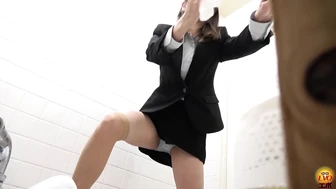 DLEE-844 01 Big blunder: Neat and clean office lady urinates explosively while on the job