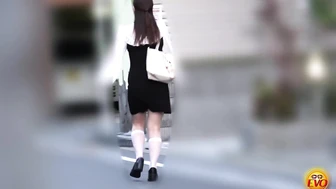 DLEE-775 06 Public toilet hidden camera: women jumping inside the toilet and popping the cork of urine champagne. VOL. 2