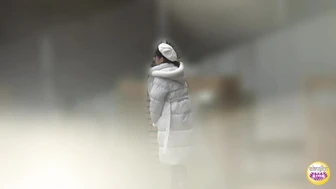 DLSL-673 01 Winter has arrived! A steamy winter pee spot