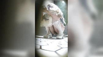 Multiple White Tiger Ladies