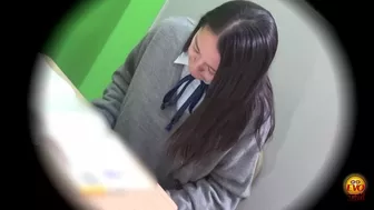 DLEE-448 02 Desperate Schoolgirls rush to the toilet with spots on their panties, JAV Collection, DesperVids