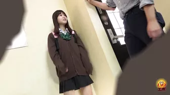 DLEE-448 03 Desperate Schoolgirls rush to the toilet with spots on their panties