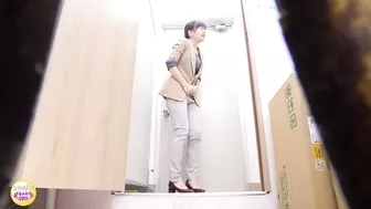 DLSL-378 01 Office Ladies Denied Toilet And Wet Themselves