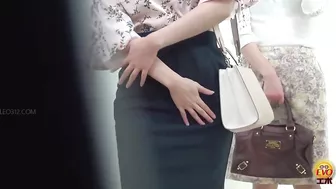 DLEE-307 05 Women lining up to pee in popular public toilet VOL 3