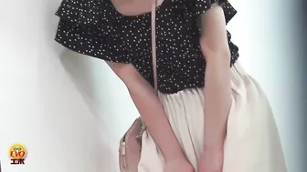 DLEE-307 03 Women lining up to pee in popular public toilet VOL 3