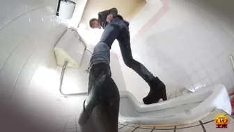 DLEE-151 02 Women caught leaking in pants in public toilet. VOL.2, Voyeur Collection, DesperVids